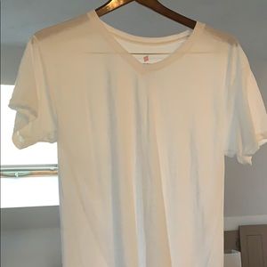 Hanes white tshirt